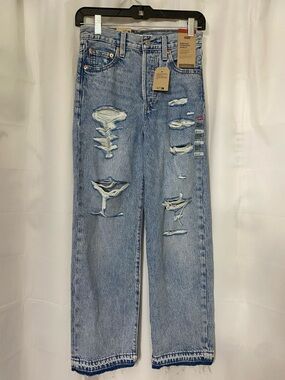 NWT Levi’s Ribcage Straight Ankle Jeans Sz 25x27 Distressed Light Wash